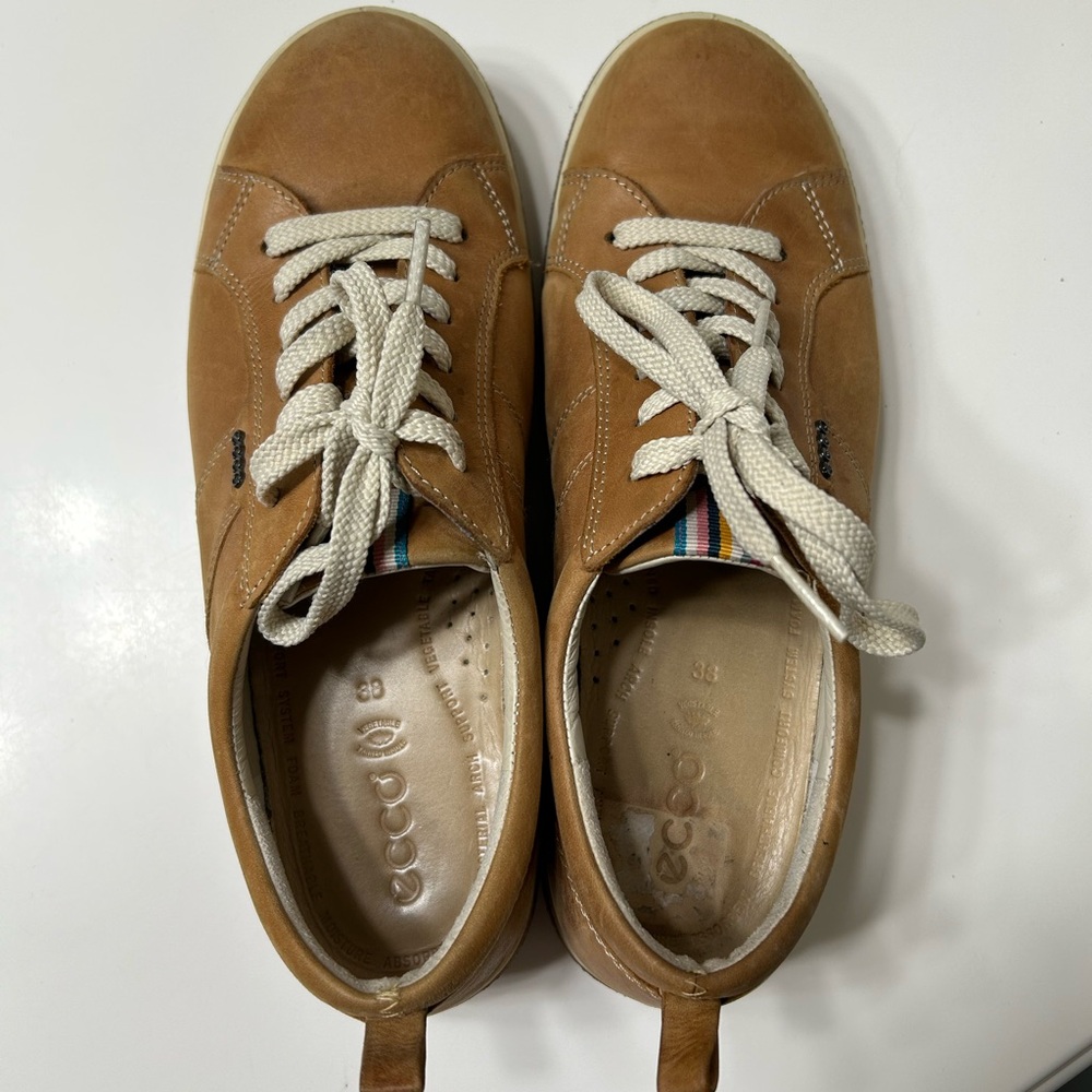 Ecco Women's Brown Sneakers with Cream Accents